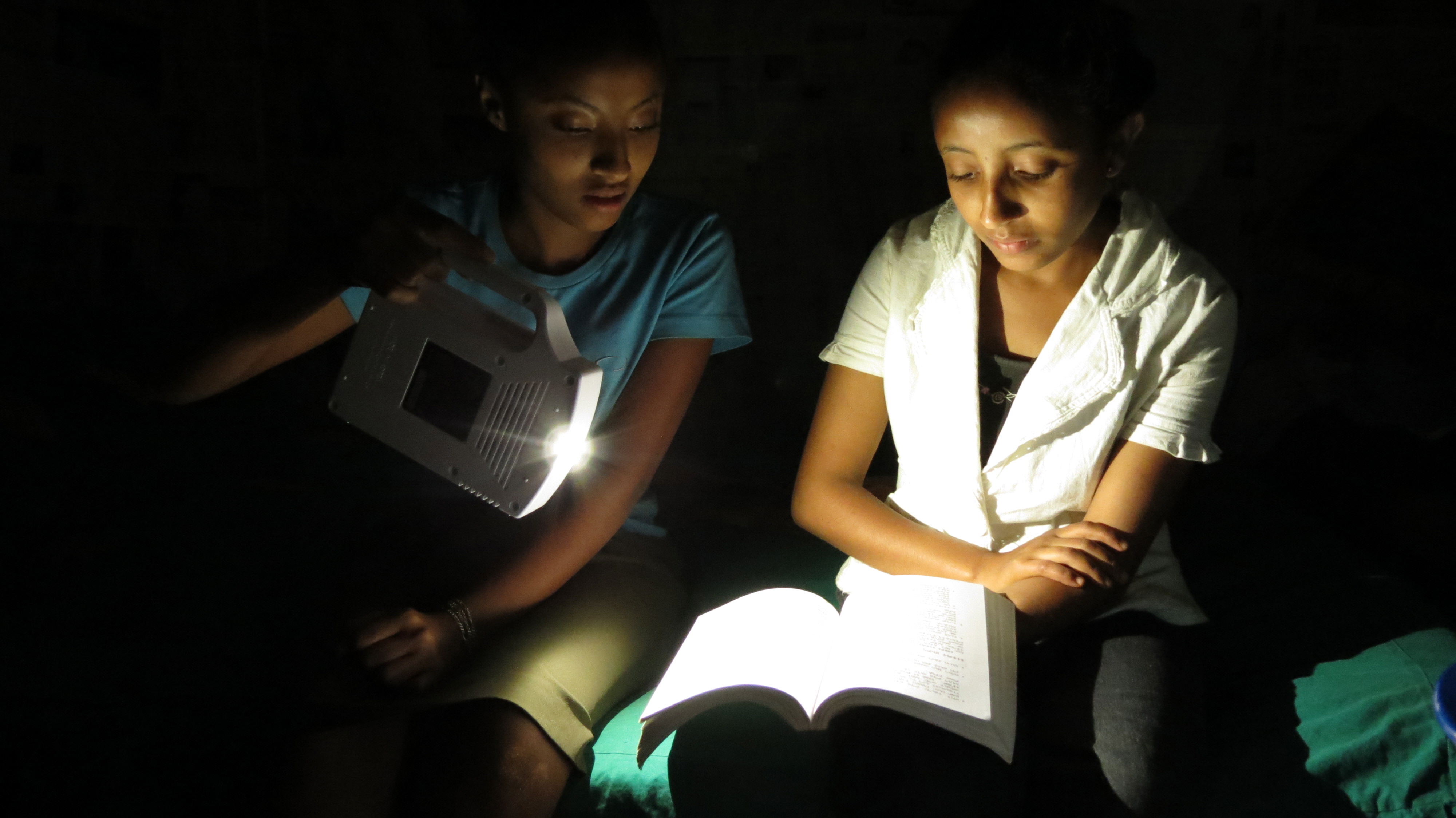 태양광 랜턴, 아프리카 아이들의 희망이 됩니다!